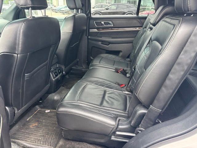 Used 2018 Ford Explorer Platinum AWD/4WD image 10