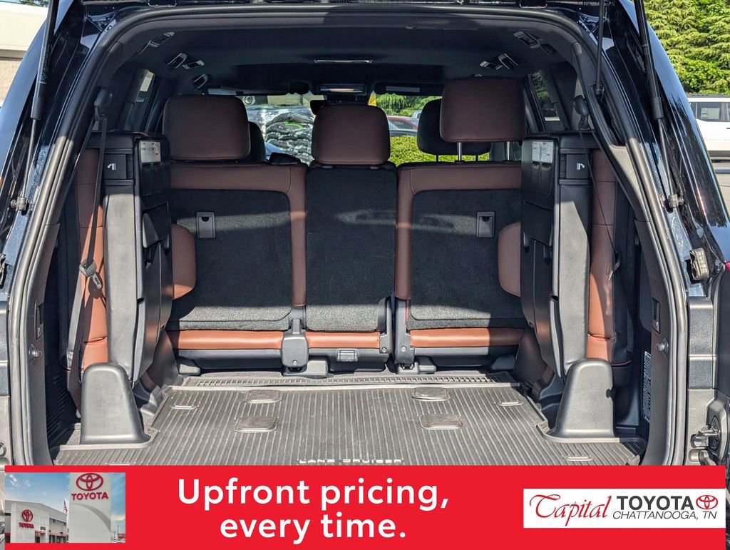 Used 2021 Toyota Land Cruiser image 8
