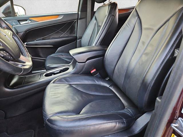 Used 2019 Lincoln MKC Select w/ Select Plus Package FWD image 16