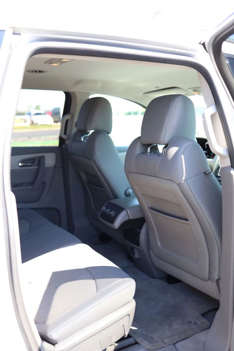 Used 2017 Chevrolet Traverse LS FWD image 34