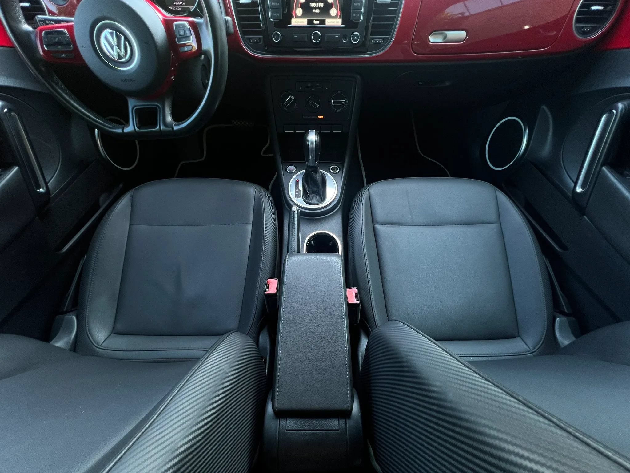 Used 2015 Volkswagen Beetle TDI FWD image 17
