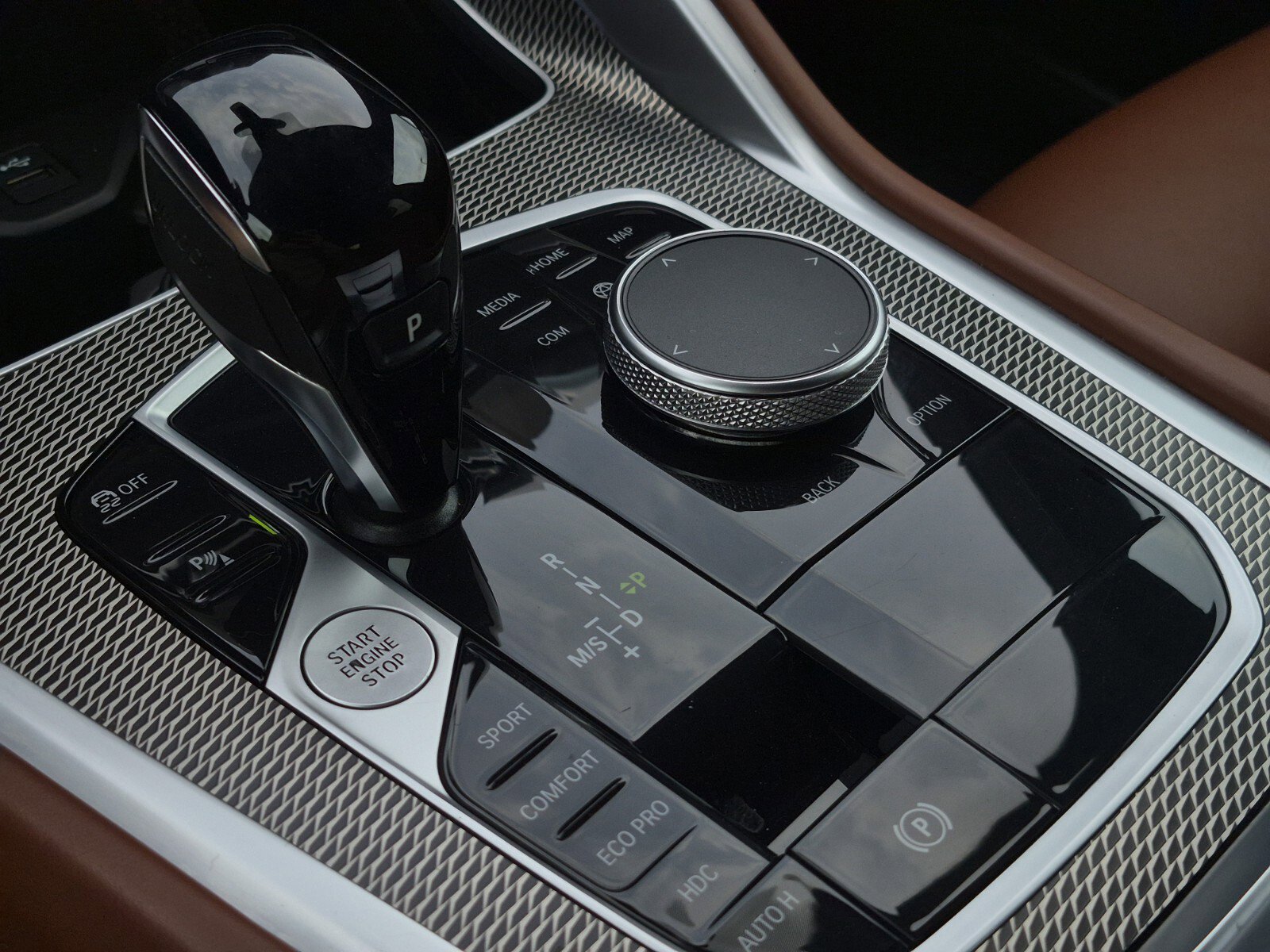 Used 2022 BMW X6 xDrive40i w/ M Sport Package image 27