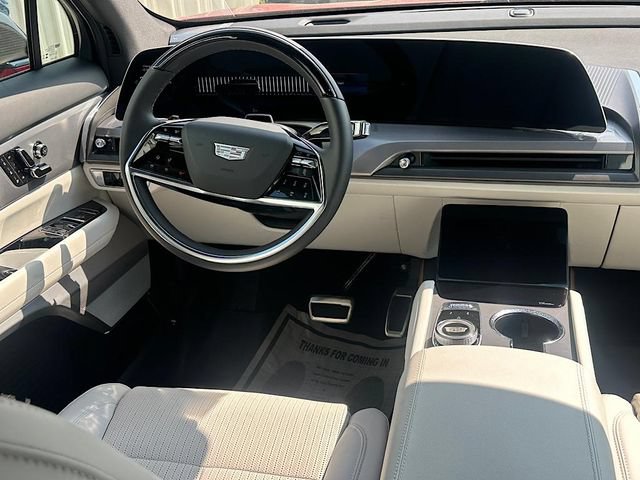 New 2026 Cadillac Vistiq Luxury w/ LPO, Floor Liner Package AWD/4WD image 16