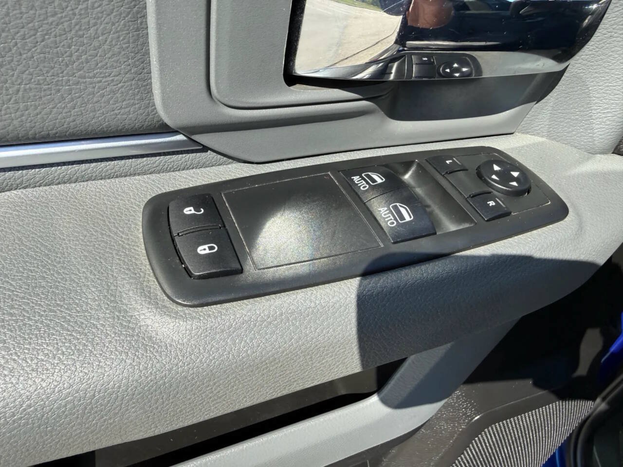 Used 2018 RAM 1500 Express AWD/4WD image 9