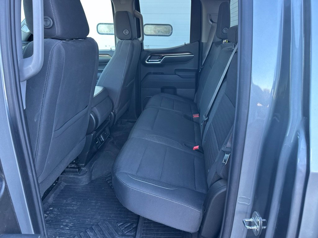 Used 2024 Chevrolet Silverado 1500 LT AWD/4WD image 7
