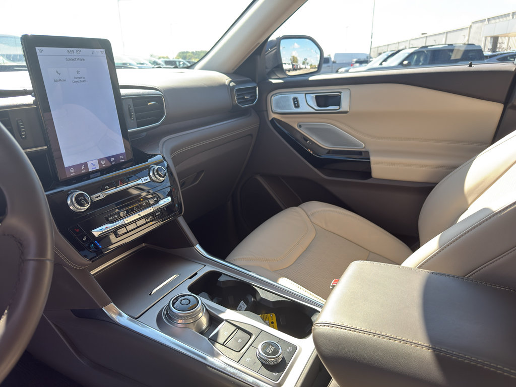 Certified 2023 Ford Explorer Platinum w/ Technology Package AWD/4WD image 11