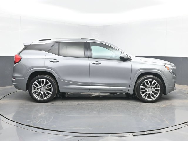 Used 2023 GMC Terrain Denali w/ Denali Premium Package AWD/4WD image 15