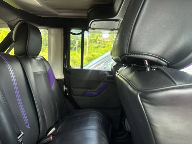 Used 2015 Jeep Wrangler Unlimited Sahara AWD/4WD image 6