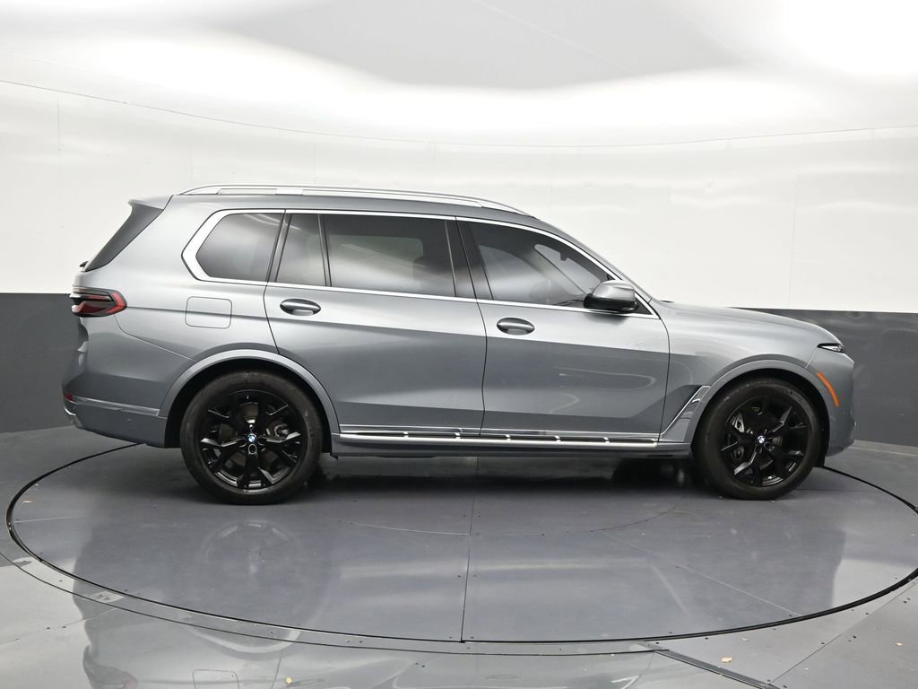 Used 2025 BMW X7 xDrive40i w/ Parking Assistance Package image 7