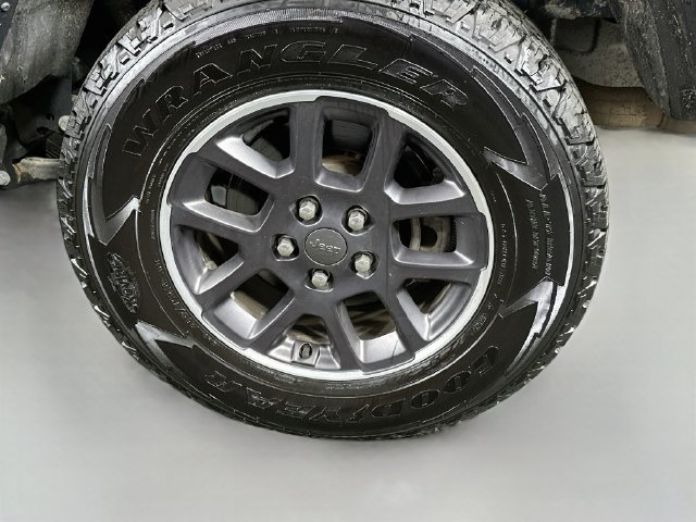 Used 2023 Jeep Gladiator Overland AWD/4WD image 29