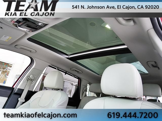 Certified 2023 Kia Sorento SX Prestige AWD/4WD image 18
