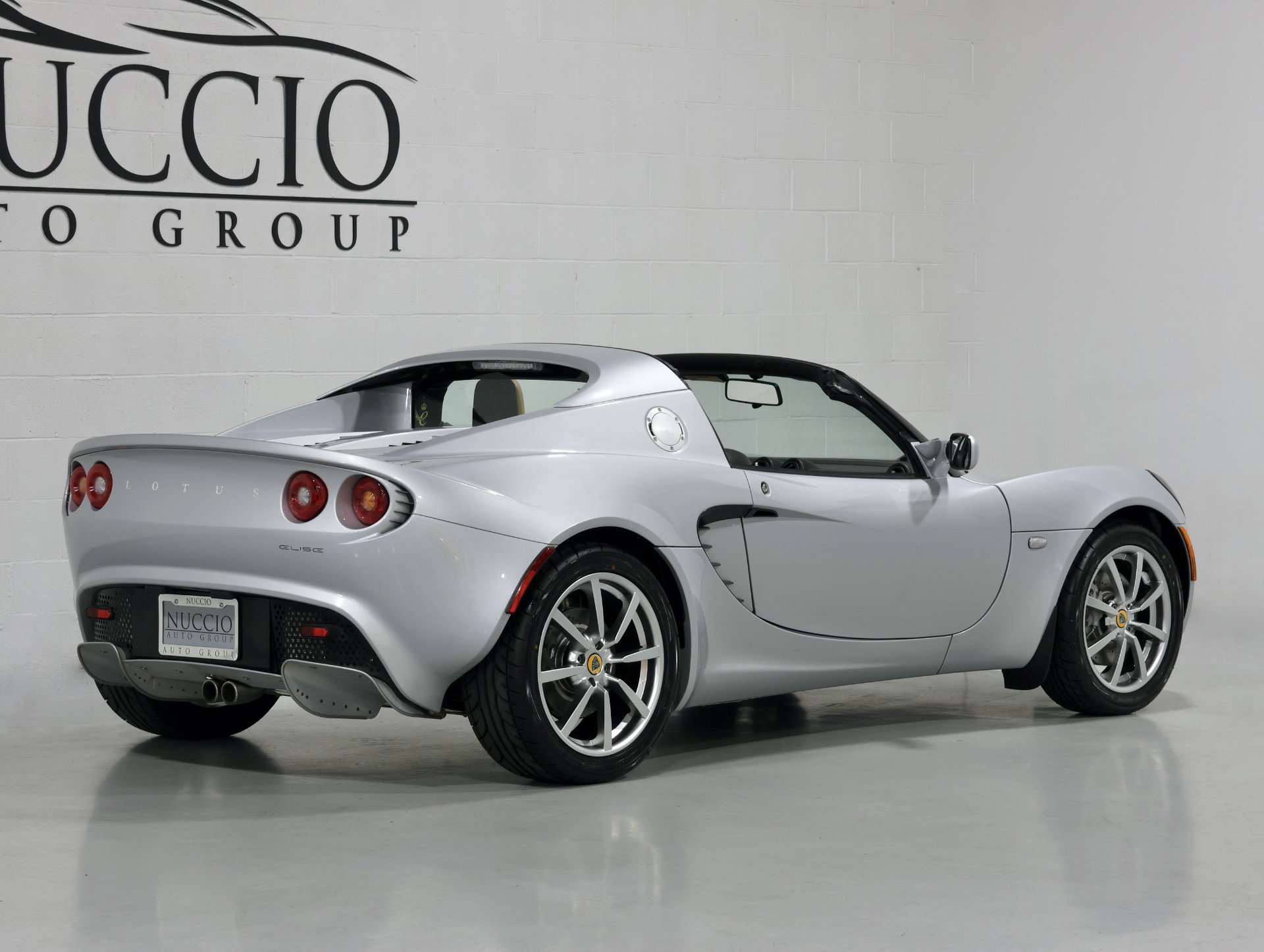 Used 2005 Lotus Elise image 20