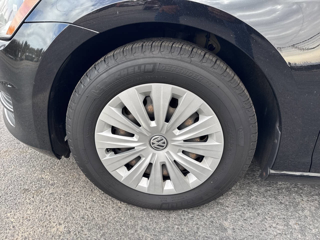 Used 2015 Volkswagen Golf Launch Edition image 23