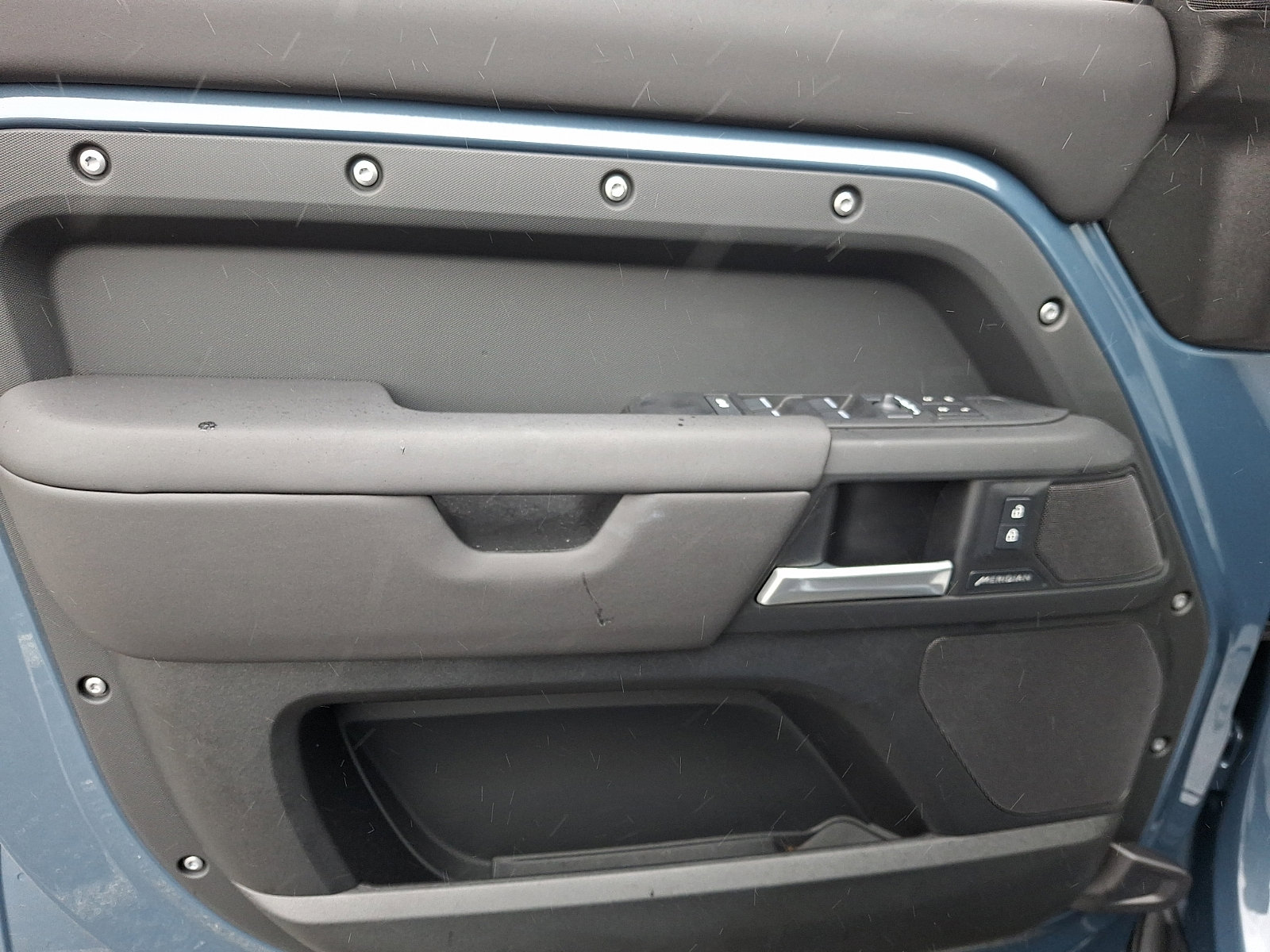 Used 2025 Land Rover Defender 110 S image 11