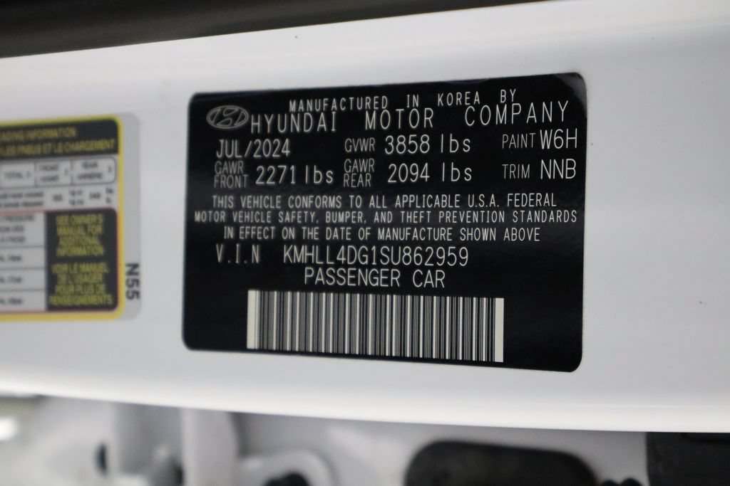 Used 2025 Hyundai Elantra SE FWD image 35