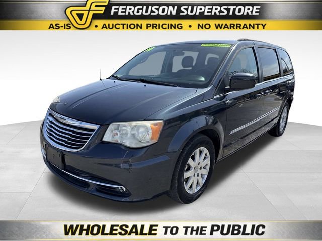 Used 2014 Chrysler Town & Country Touring image 8