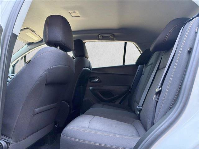 Used 2020 Chevrolet Trax LT AWD/4WD image 21