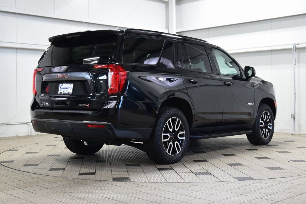Used 2024 GMC Yukon AT4 w/ Technology Package AWD/4WD image 8