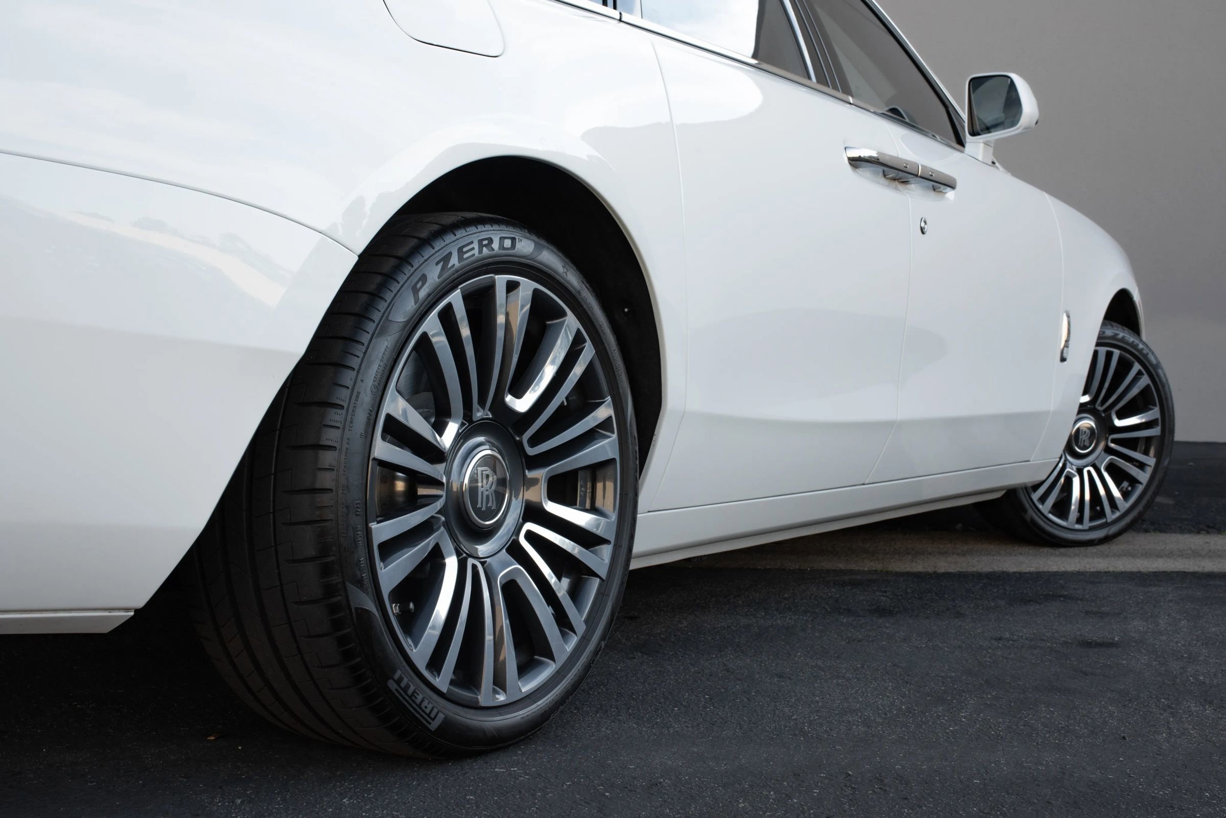 Used 2024 Rolls-Royce Ghost image 34