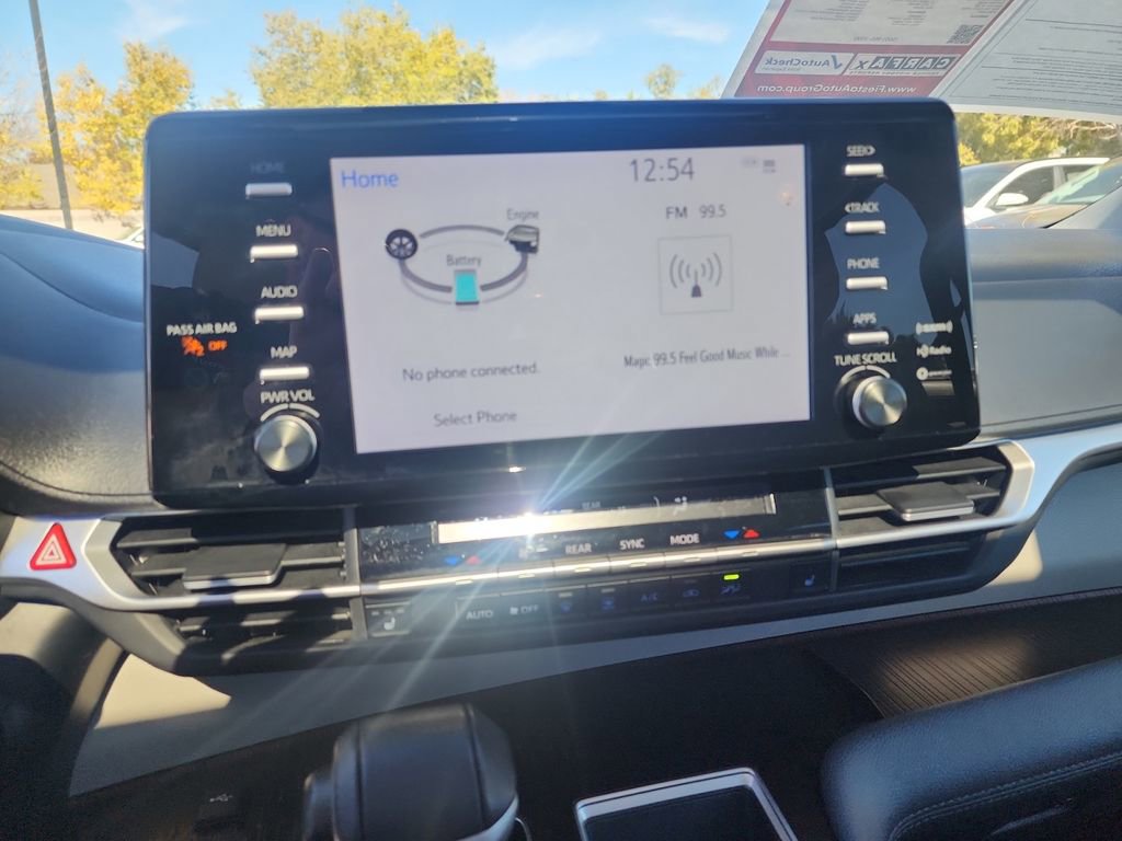 Used 2024 Toyota Sienna XLE image 11