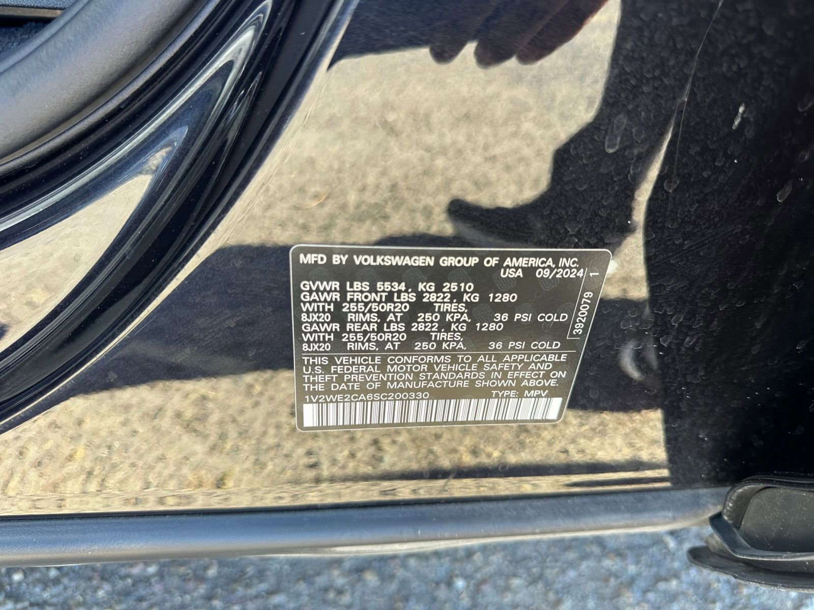 Used 2025 Volkswagen Atlas Cross Sport SE image 29