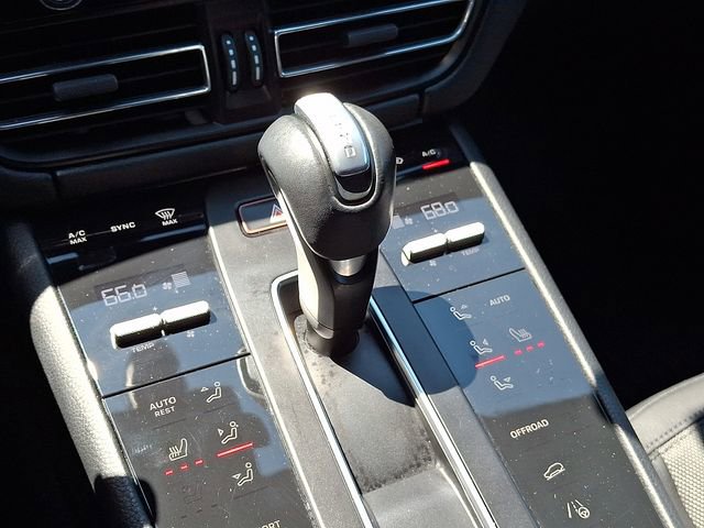 Certified 2023 Porsche Macan Turbo AWD/4WD image 19