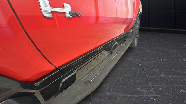 Used 2025 GMC Hummer EV 2X AWD/4WD image 42