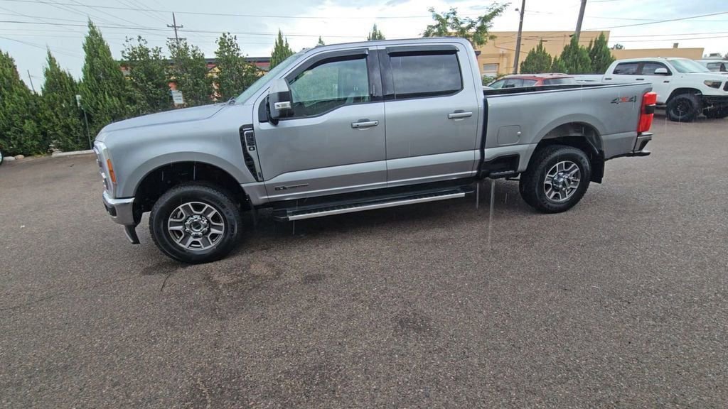 Used 2023 Ford F350 Lariat image 4