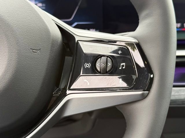 Used 2025 BMW i5 xDrive40 w/ Executive Package image 26
