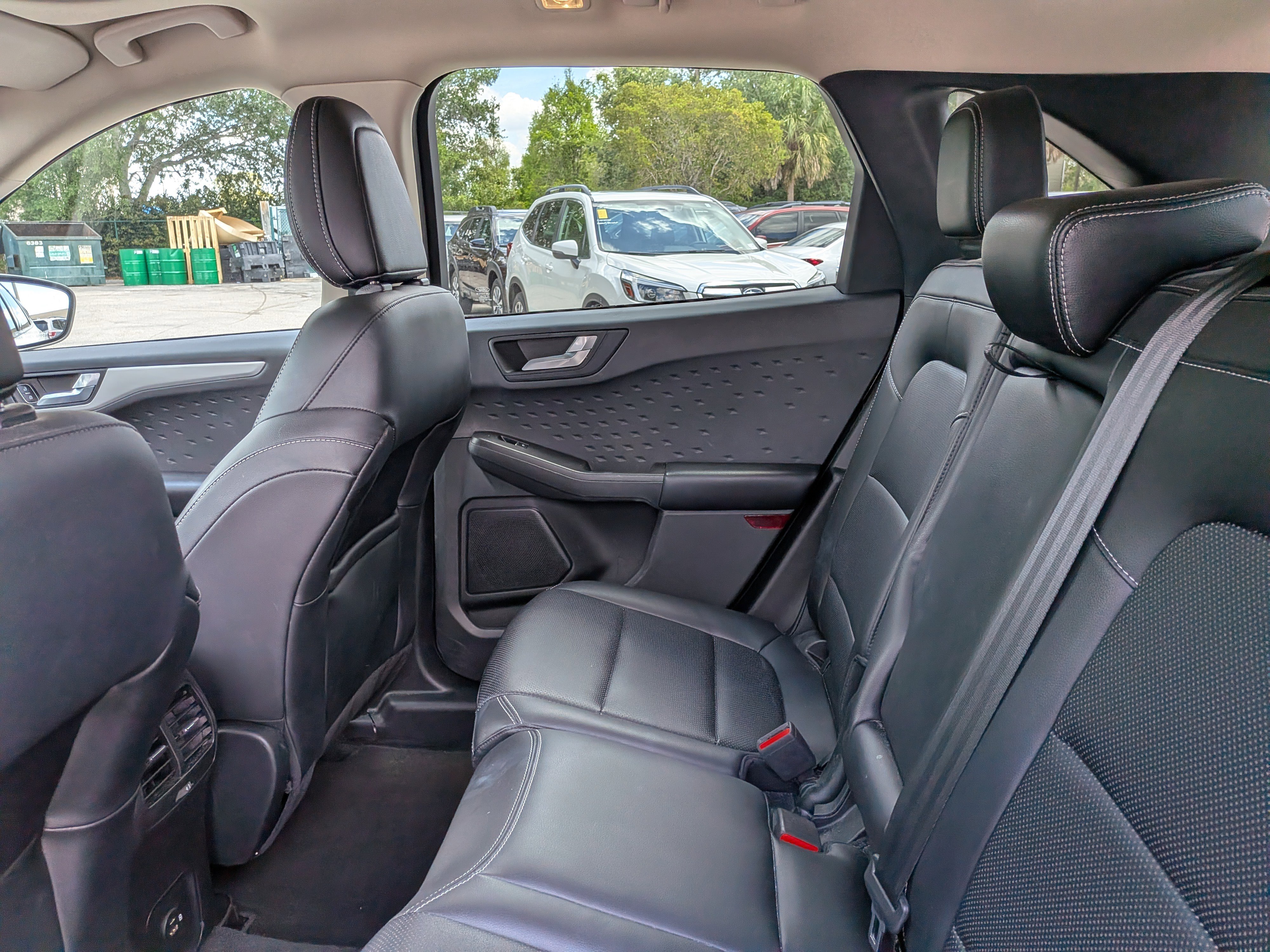 Used 2020 Ford Escape SE Sport image 16