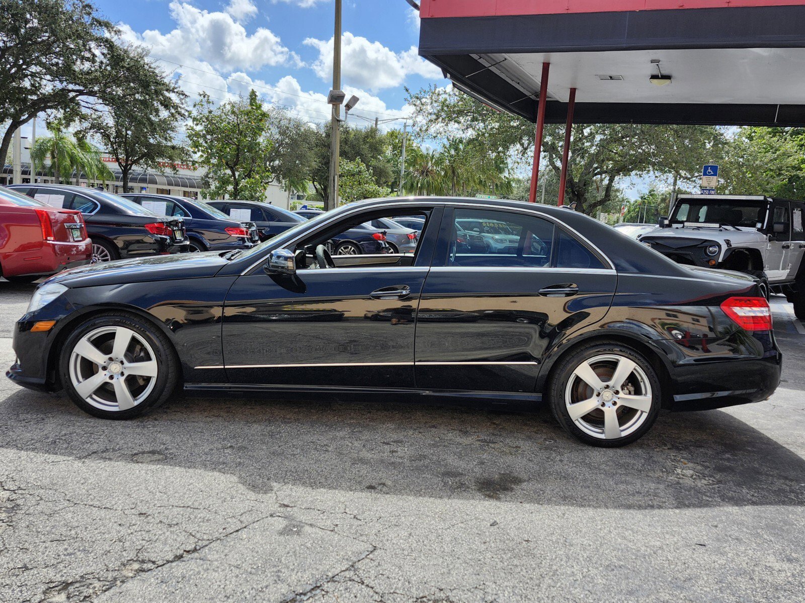 Used 2011 Mercedes-Benz E 350 Sedan image 2