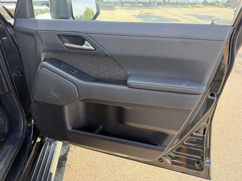 Used 2024 Lexus GX 550 w/ Accessory Package (Z1) AWD/4WD image 15