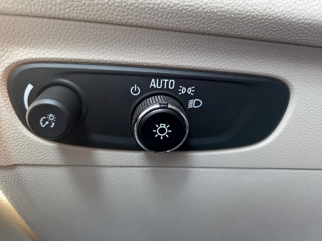 Used 2023 Buick Envision Preferred AWD/4WD image 22