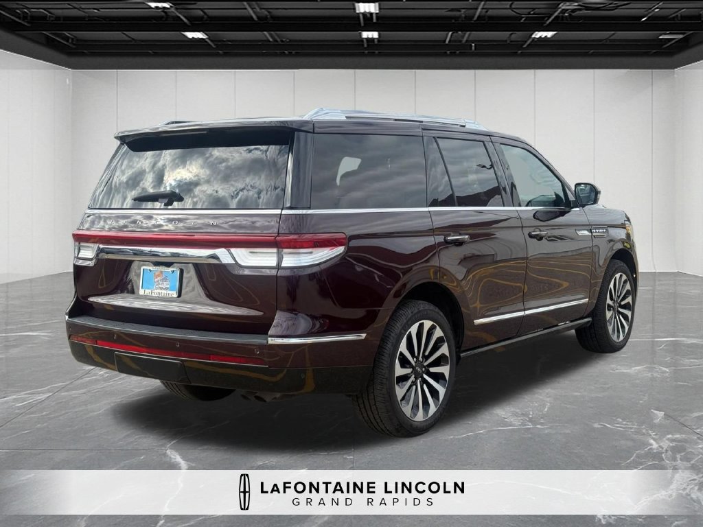 Certified 2023 Lincoln Navigator Reserve AWD/4WD image 5
