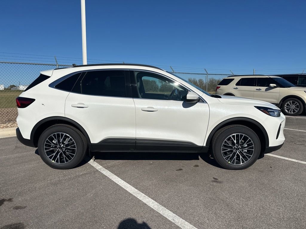 New 2026 Ford Escape SE FWD image 9