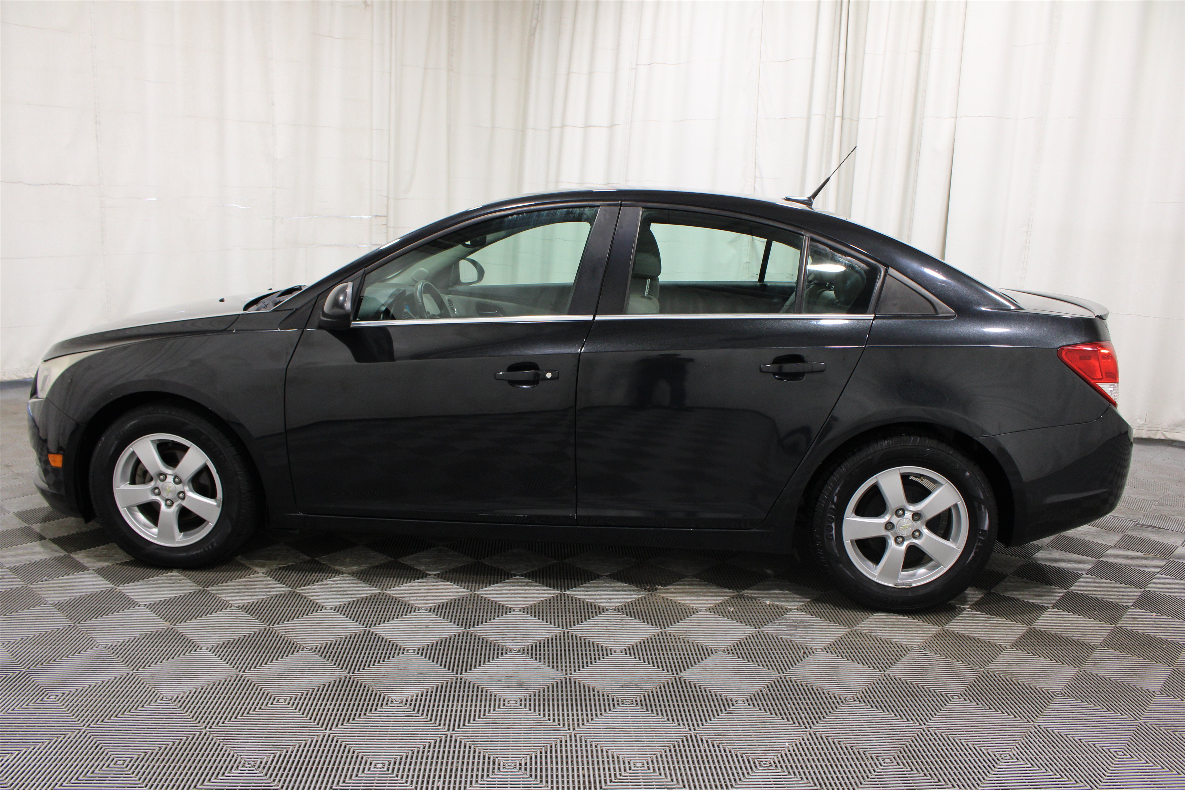 Used 2014 Chevrolet Cruze LT FWD image 28