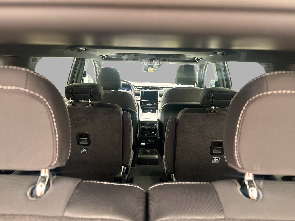 New 2026 Jeep Grand Cherokee L 4WD image 10