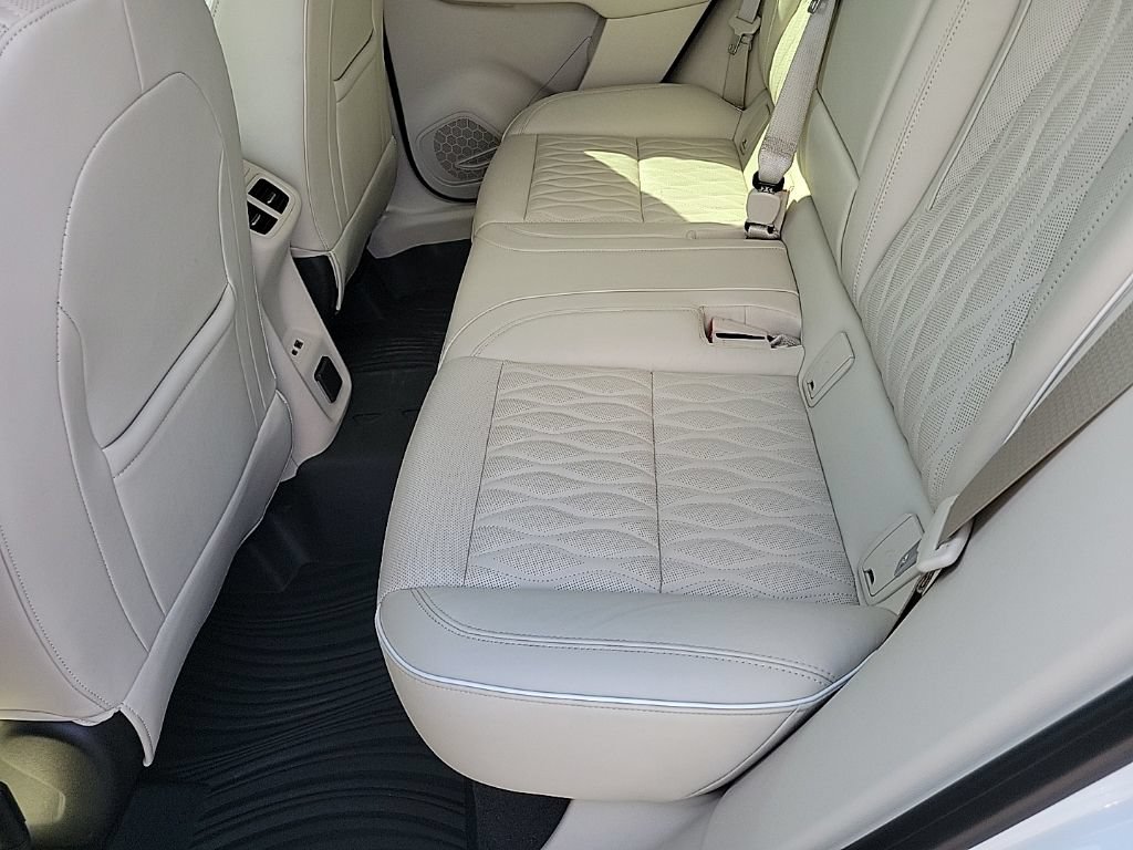 Used 2021 Buick Envision Avenir AWD/4WD image 10