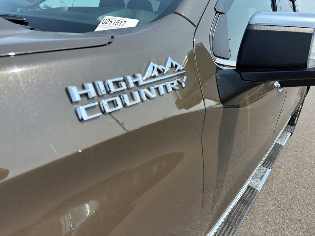Used 2023 Chevrolet Silverado 1500 High Country w/ Technology Package AWD/4WD image 10