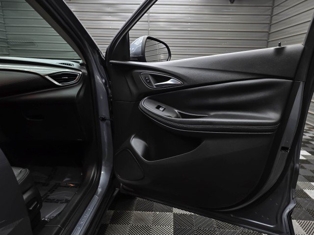 Used 2022 Buick Encore GX Essence FWD image 33