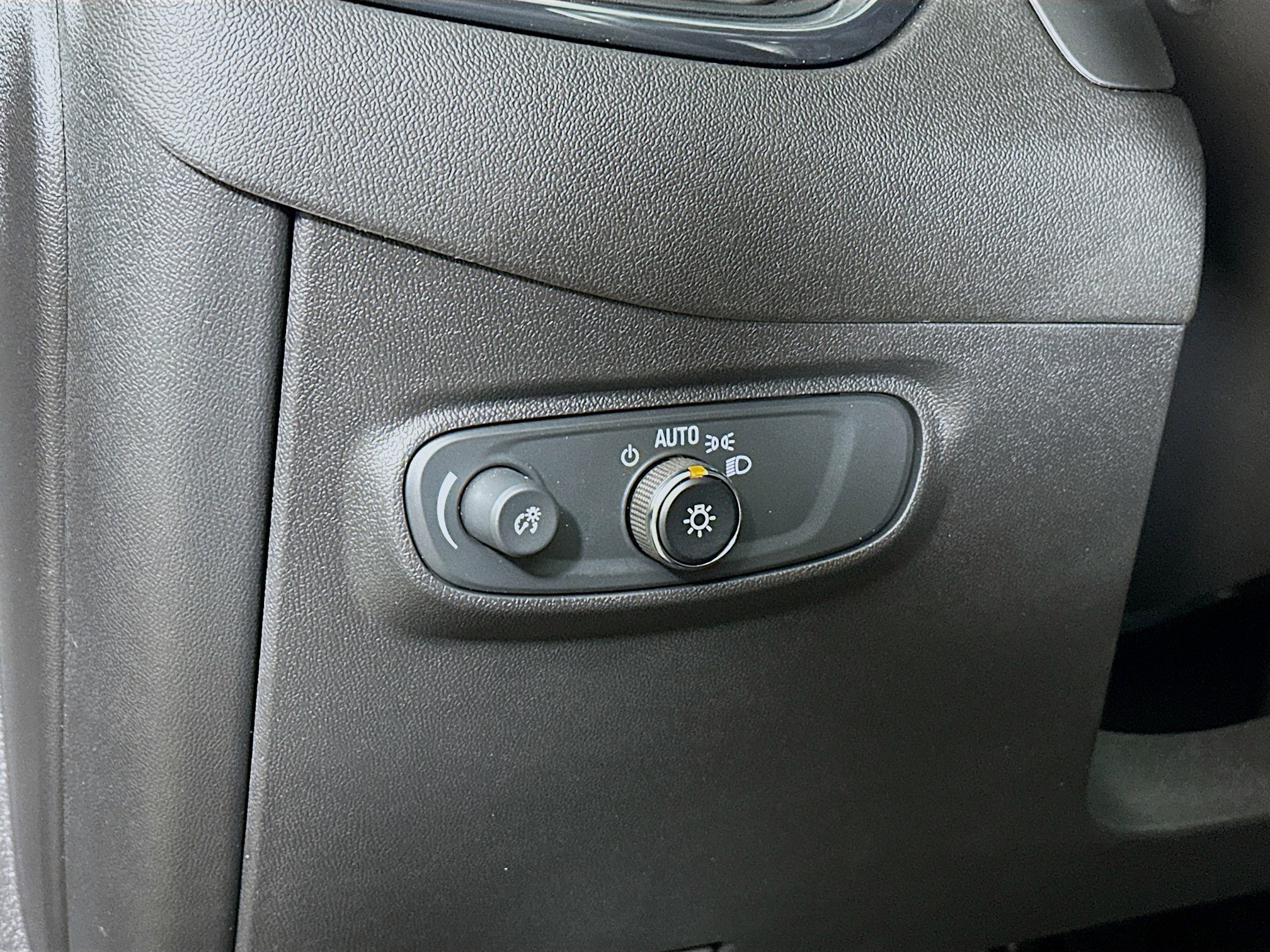 Used 2024 Chevrolet Equinox RS w/ RS Leather Package image 10