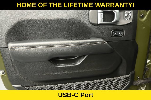 Used 2022 Jeep Wrangler Unlimited Rubicon w/ Trailer Tow Package AWD/4WD image 11