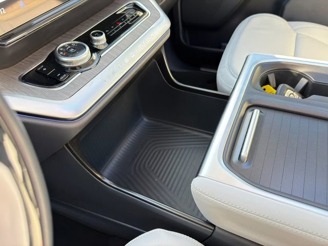 Used 2025 Ford Expedition Max Platinum w/ Platinum Ultimate Package image 47