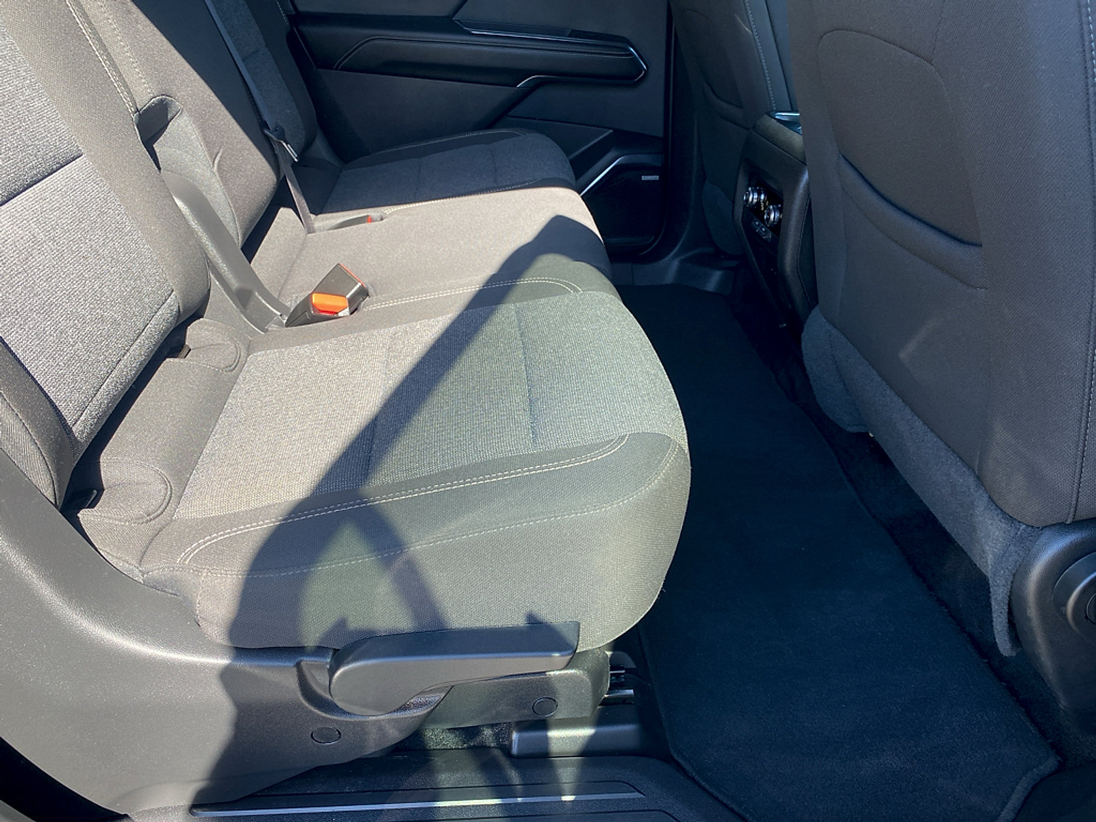 Used 2025 GMC Acadia Elevation AWD/4WD image 14
