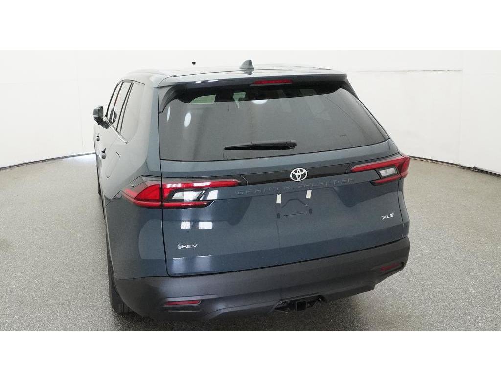 New 2026 Toyota Grand Highlander XLE FWD image 6