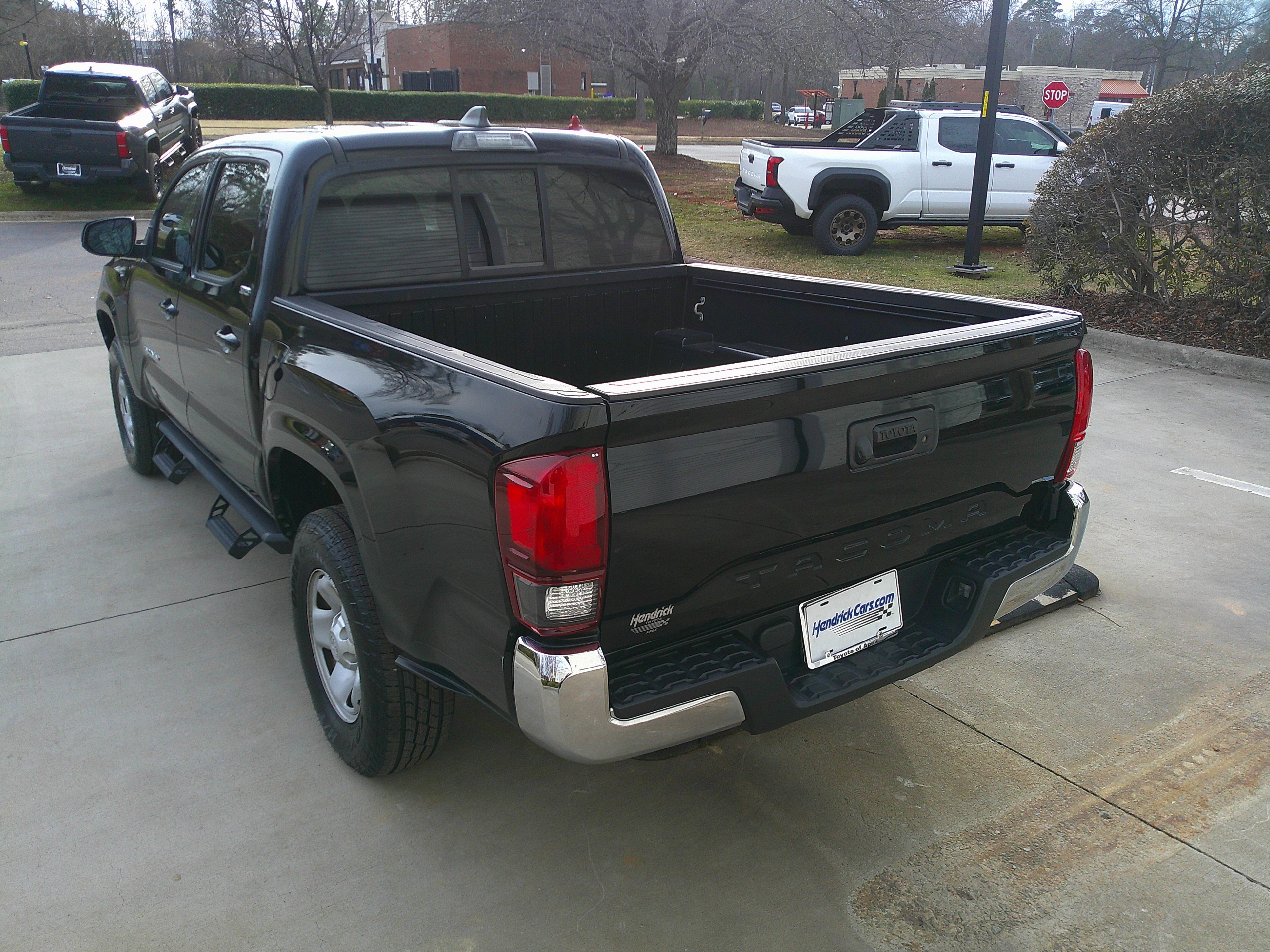Used 2022 Toyota Tacoma SR5 image 9
