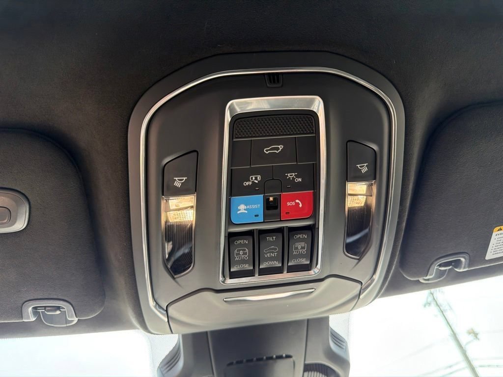 Used 2024 Jeep Wagoneer Launch Edition AWD/4WD image 27