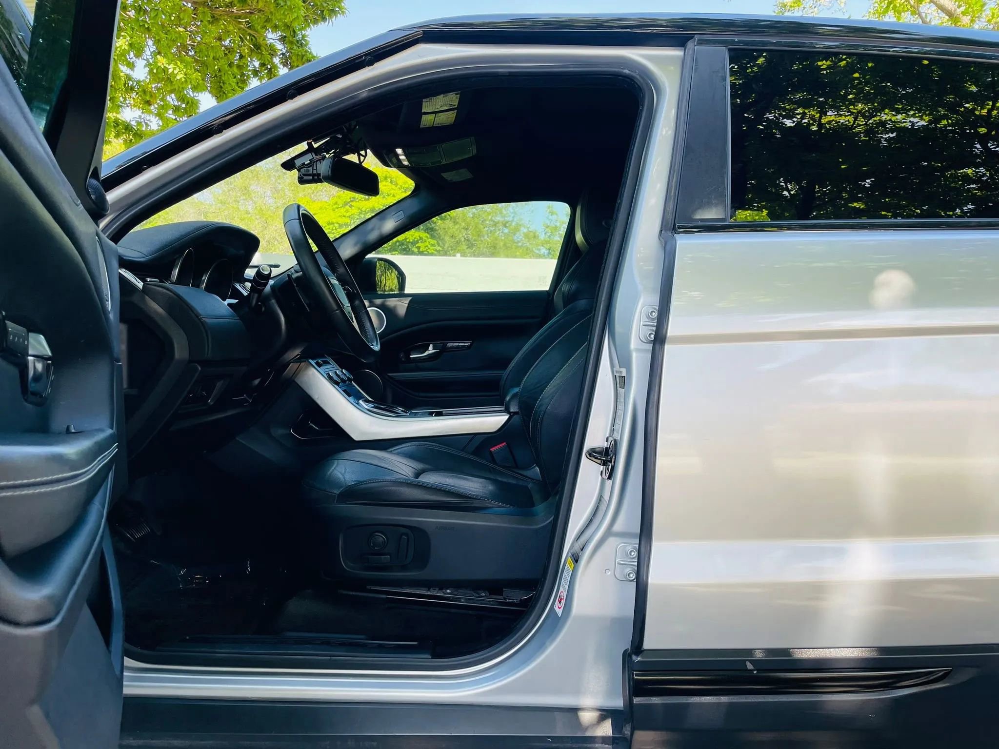 Used 2016 Land Rover Range Rover Evoque SE Premium image 9