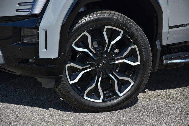 New 2025 GMC Sierra EV Denali image 2