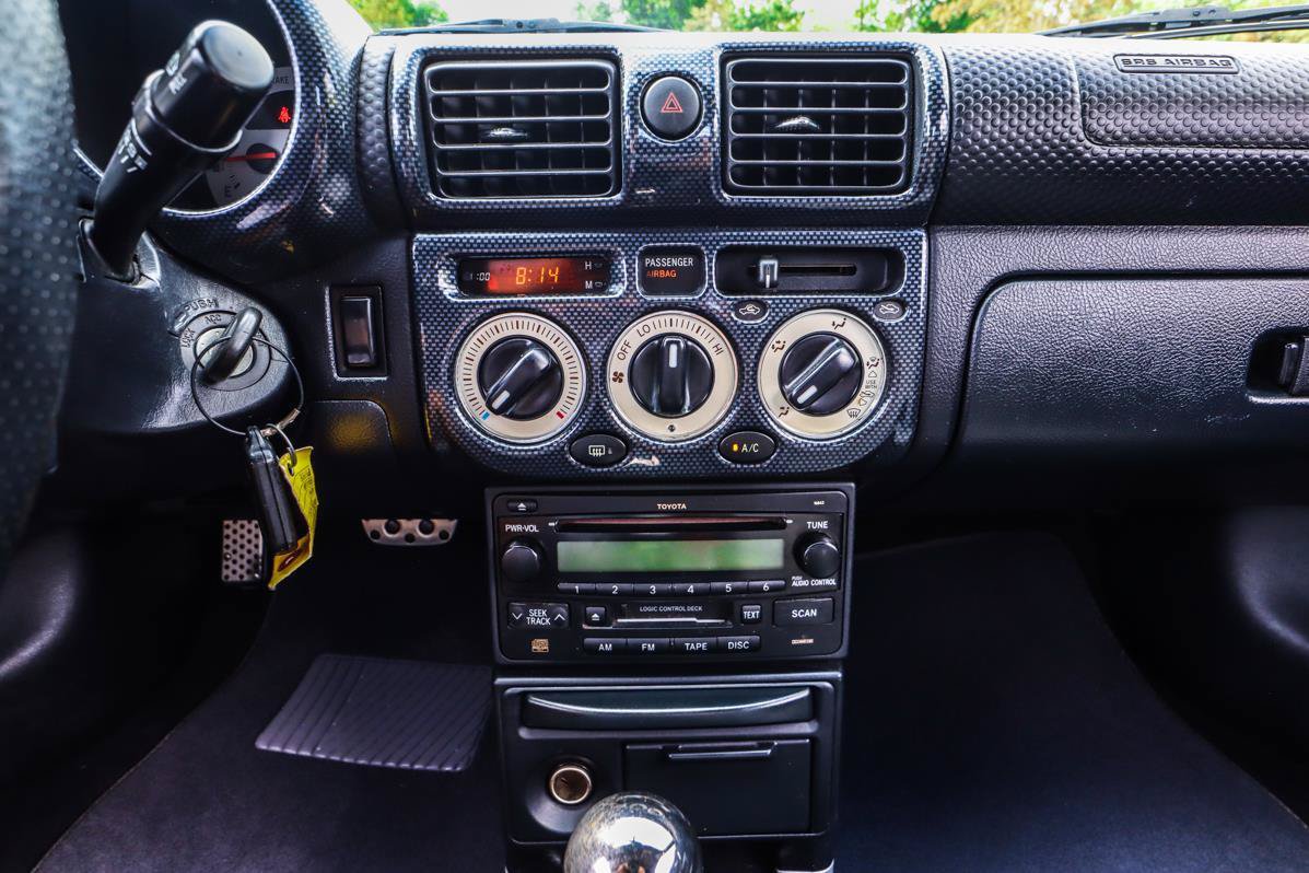 Used 2003 Toyota MR2 RWD image 21